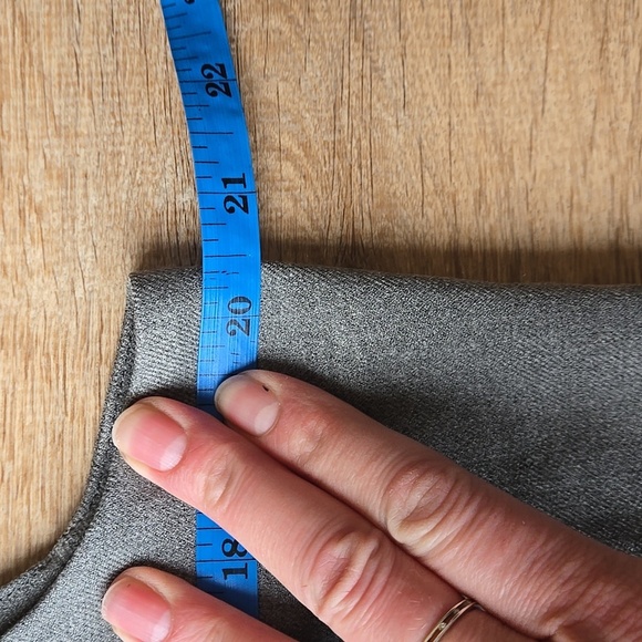 NWT GAP Cropped Vest Size L - Picture 6 of 10